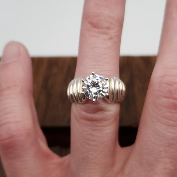 Size 6 925 Sterling Silver Clear Cubic Zirconia Unique Quality Ring - Picture 3 of 9